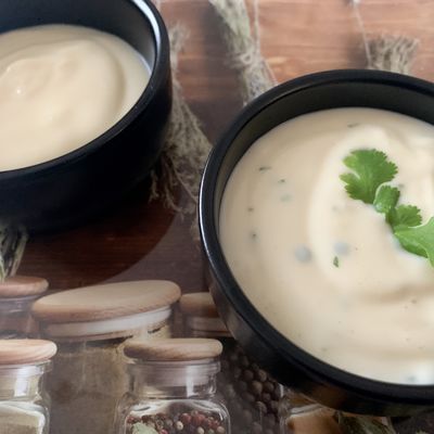 Mayonnaise maison traditionnelle et aromatisée à la coriandre