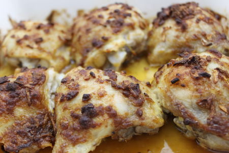 Des hauts de cuisse de poulet rôtis au four
