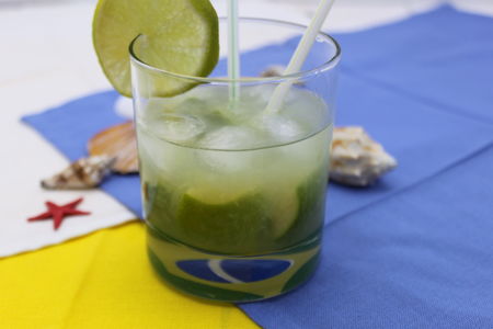 Caipirinha, le cocktail brésilien le plus célèbre.