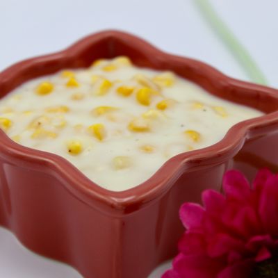 Une grande portion de crème de maïs