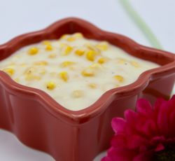 Une grande portion de crème de maïs