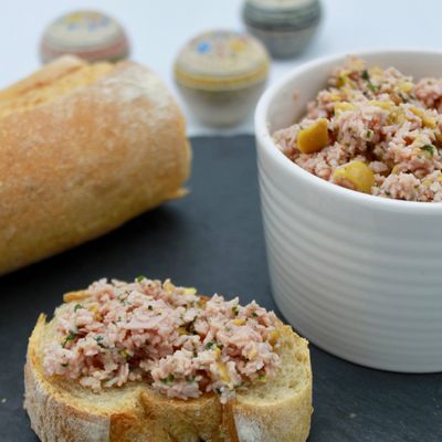 Des délicieuses rillettes de mortadelle maison.