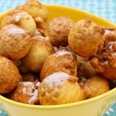 Gâteaux de pluie saupoudrés avec un mélange de sucre et cannelle.