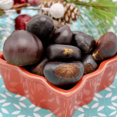 Un bol de marrons cuits
