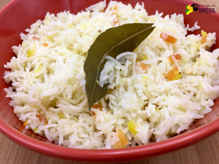 Riz basmati cuit au microonde avec du poireau et de la tomate