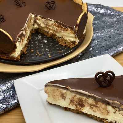 La tarte hollandaise, un dessert glacé de création brésilienne à base de crème, croûte en biscuits écrasés et ganache