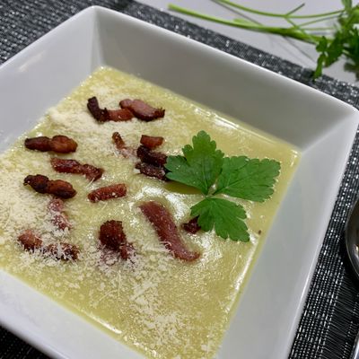 Soupe de pommes de terre et poireau faite au multicuiseur