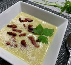 Soupe de pommes de terre et poireau faite au multicuiseur